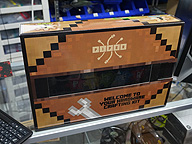 Piperは、ボードコンピュータのRaspberry Pi 3 Model Bと、人気ゲームのマインクラフト、そして各種の電子パーツ類をセットにした電子工作キット、をパーツとして。 マイクラで電子工作が学べる「Piper」の新モデル、Raspberry Pi 3採用