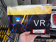  VRゴーグル一式 持ち運びに便利な組み立て式VRゴーグルに新モデル、カラーは3色