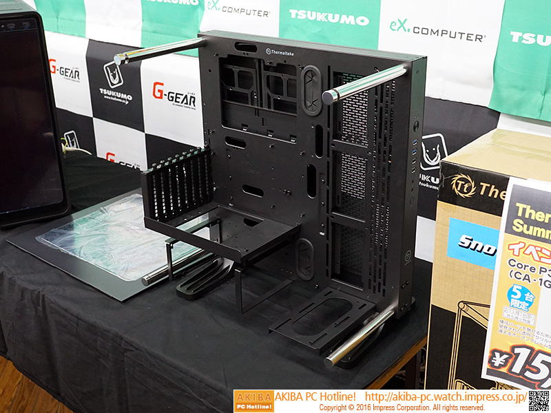 Core P3、製品版は前面アクリルパネル付き