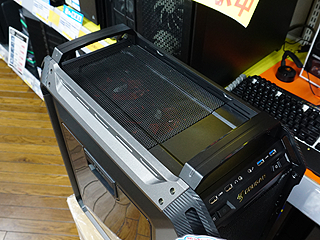 キーボード収納スペースを備えたゲーミングPCケースが発売 - AKIBA PC