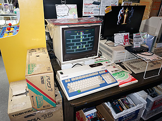 東芝のレトロPC「パソピア7」がディスプレイ付きで税込2.7万円 （取材