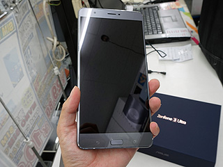 国内未発売の「ZenFone 3 Ultra」に新色が登場、海外SIMフリー版