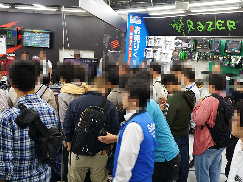 イベント中はかなりの人だかりになっていた
