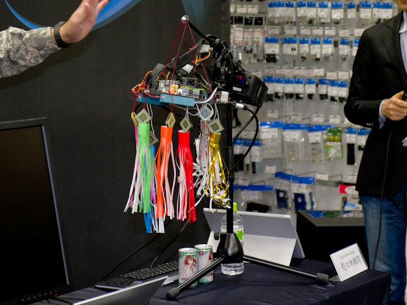 仙台七夕PC。仙台七夕まつりの飾りをモチーフにしたPC。なかなかきれいに仕上がっているのですが、どうして足元にお嬢様聖水がっ!?