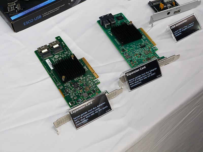 SAS対応のExpansion Cardの「ECS05」と「ECS04」