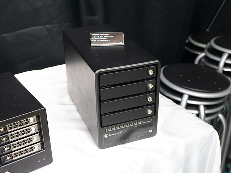 Thunderbolt 2接続対応のエンクロージャー「TS433-TB」