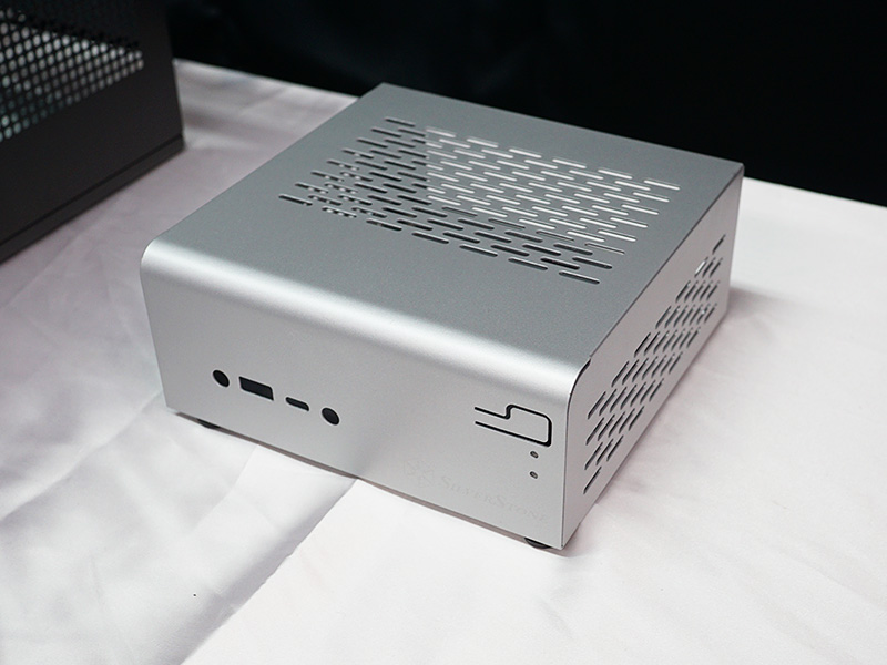 Mini-STXケースの「VT01」