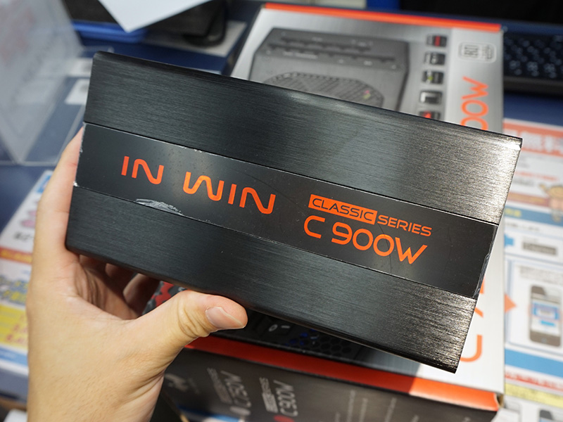 写真はC900W（IP-P900JQ3-2 900W Platinum）