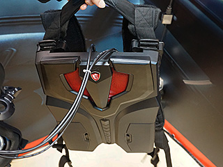 VR環境向けのバックパックPC「VR One」の店頭デモがスタート、MSI製 