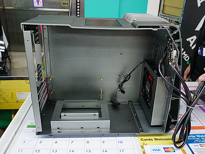 最高3倍のスピードで放熱、セミオープン設計のPCケース