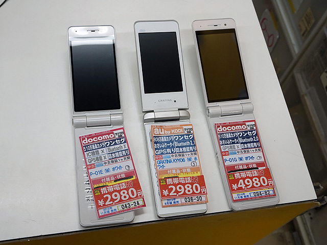 ガラケーが税抜き2,980円！「携帯電話祭」がソフマップで開催中 （取材