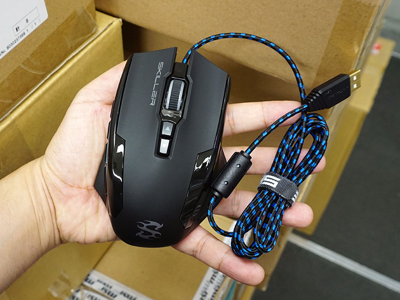 RGBイルミネーション対応のゲーミングマウス「SKILLER SGM1（SHA-SGM1）」