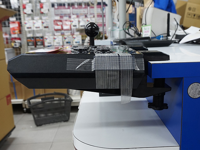 机にガッチリ固定できるクランプ式ジョイスティックが発売 - AKIBA PC