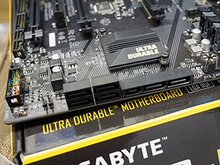 GIGABYTEのKaby Lake-Sマザーは7製品、発光機能付きゲーミングモデル