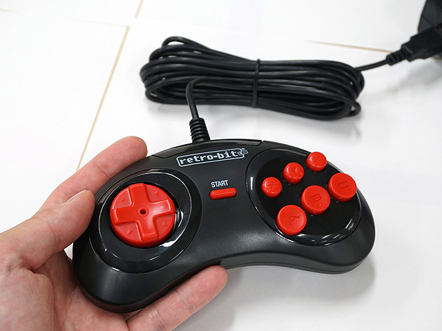 ファミコンソフトが80本収録！6,880円のゲーム機「レトロビット