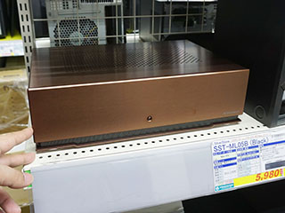 高さ105mmの薄型PCケース「AS Enclosure RS04」、国産アルミ使用