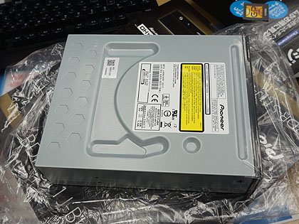 UHD BD再生対応の最高級ドライブ「BDR-S11J-X」がデビュー、パイオニア