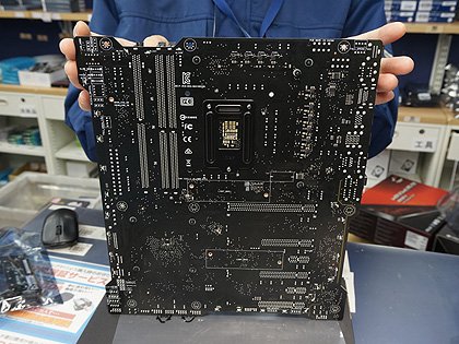 OC特化型のZ270マザー「ROG MAXIMUS IX APEX」が発売、ASUS製 - AKIBA