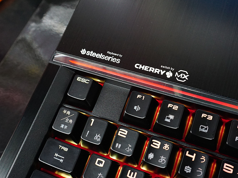 ノートPCだがメカニカルキーボード搭載