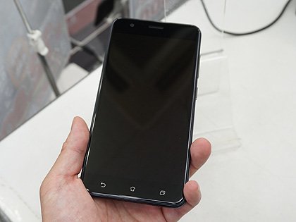 デュアルレンズ搭載のSIMフリースマホ「ZenFone 3 Zoom」が直