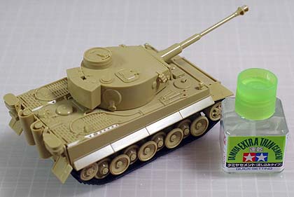 IoTで「パンツァー・フォー！」 1/48重戦車タイガーIを改造してスマホ