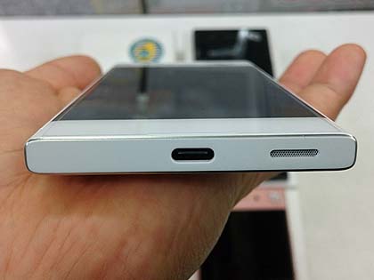 国内未発売のSIMフリースマホ「Xperia XA1」が直輸入 - AKIBA PC Hotline!