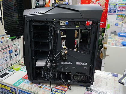 NZXT NOCTIS のゲーミングPCケース NZXT NOCTIS のゲーミングPCケース