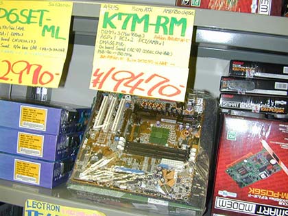 初の対応モデルは不具合で出荷停止に、Athlonを支えたSlot Aマザーたち