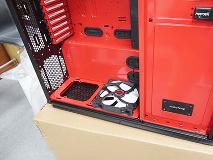 PCマニア向けのPhanteks製ケースに新モデル、赤塗装+LED追加版