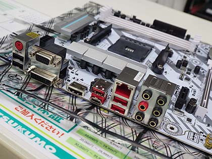 MSIのRyzenマザーがさらに4製品追加、人気マザー「B350 TOMAHAWK」の