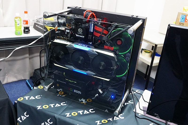 最上位のGeForce GTX 1080 Ti AMP Extremeはデモ機に組み込まれた状態で展示