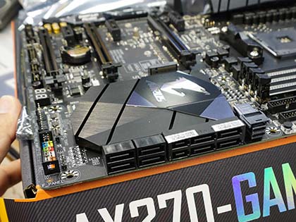 GIGABYTEのRyzen向けハイエンドマザー「GA-AX370-Gaming K7」が発売