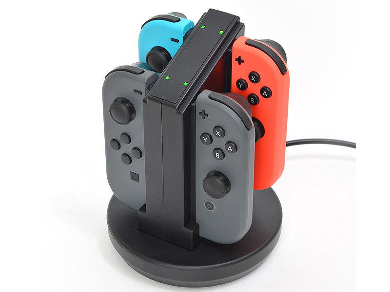 「Joy-Con」×2個対応の充電スタンド<br>【関連記事】：(<a href="http://akiba-pc.watch.impress.co.jp/docs/wakiba/find/1057180.html">1</a>)