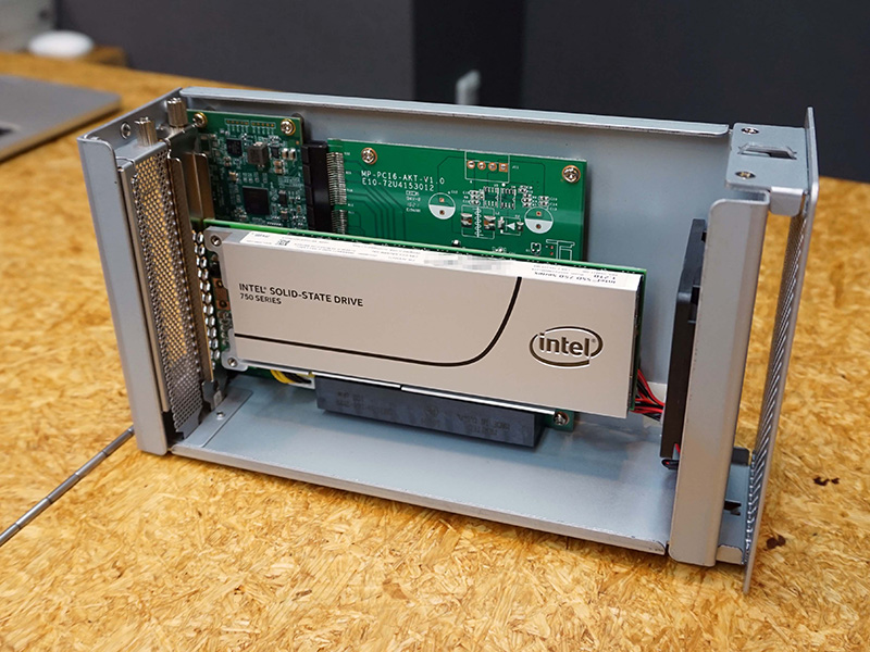 Intel製SSDを搭載した例