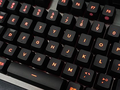 高速性が売りの「ROMER-G」を採用、ロジクールのゲーミングキーボード