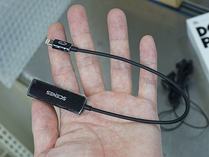 上海問屋 バイノーラル録音用マイク搭載 VRイヤホン 立体音響が楽しめるiPhone専用イヤホンが上海問屋から - AKIBA