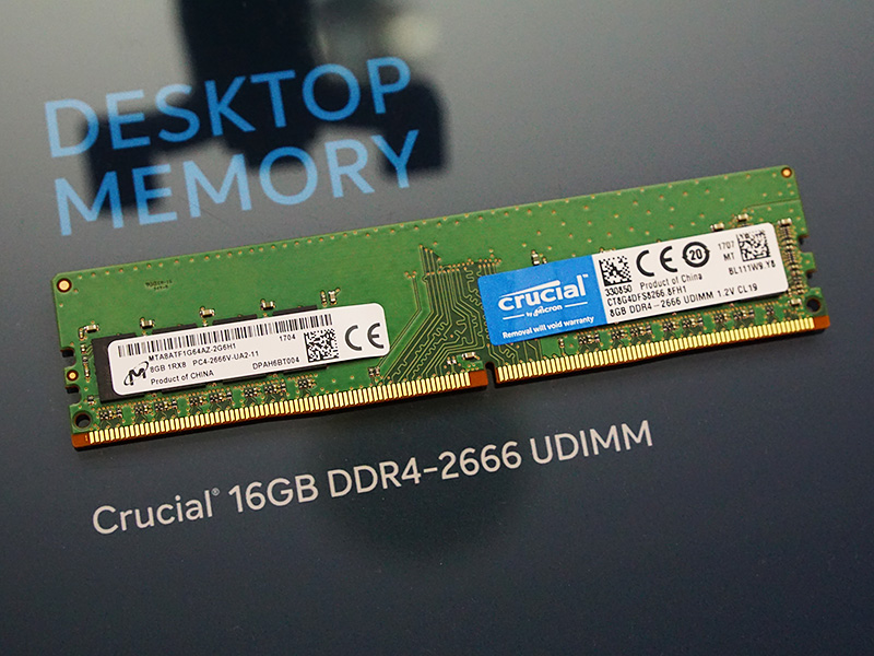 スタンダードシリーズのDDR4-2666ネイティブチップ搭載モジュール。IntelのX299プラットフォームの登場に合わせ主力となるモデルだ。日本ではCFD販売パッケージの製品が流通する予定。