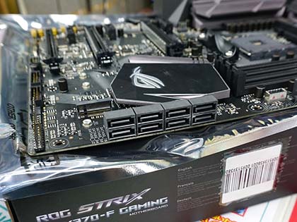 ゲーム向け機能満載のRyzenマザー「ROG STRIX X370-F GAMING」が発売