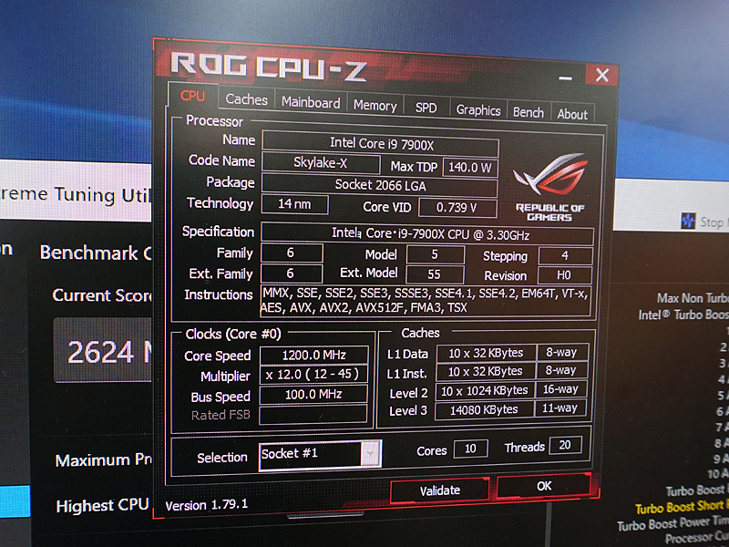 CPUはCore i9-7900X