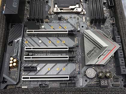 Core X対応のハイエンドマザー「Fatal1ty X299 Professional Gaming i9