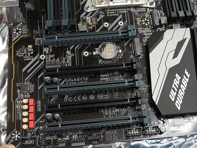 拡張スロット。M.2スロットは2基搭載する