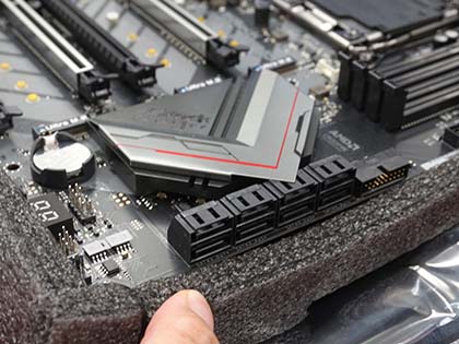 ASRockのX299マザーが2モデル追加、コストを抑えたゲーム向けと