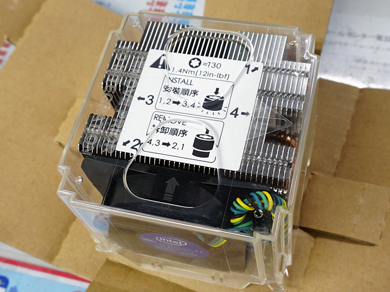 ネジの固定順が記載されている。ネジ固定はT30トルクスドライバーで行う