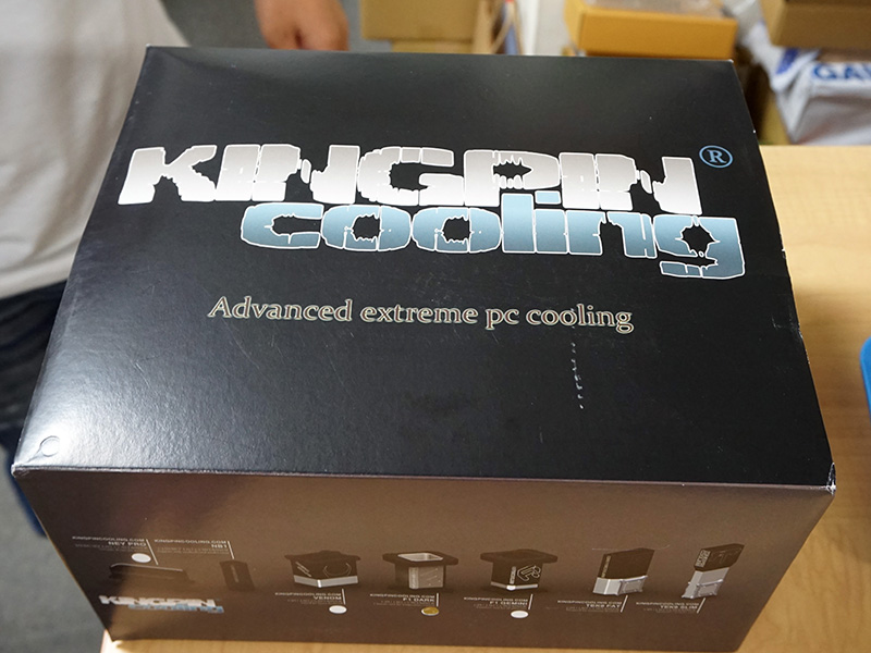 パッケージ