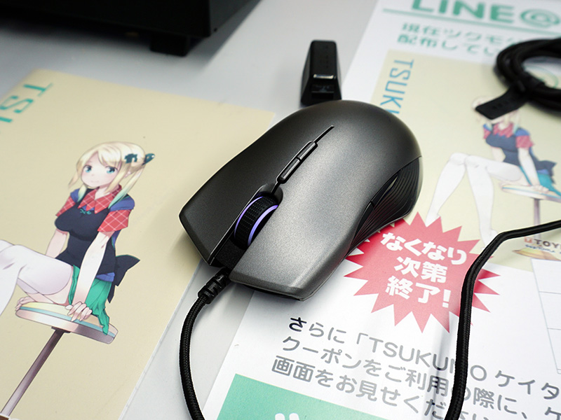 付属ケーブルを接続して有線でも使用可
