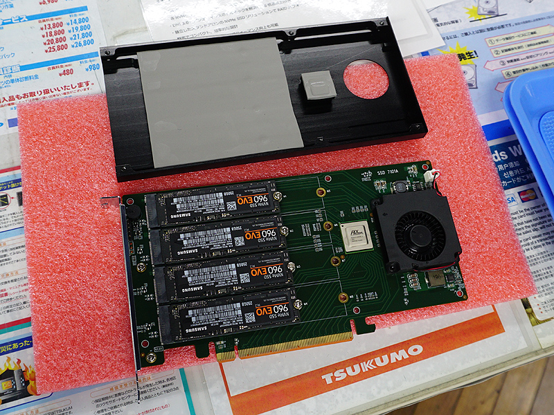 M.2 SSDを4枚搭載した状態(SSDは別売り)