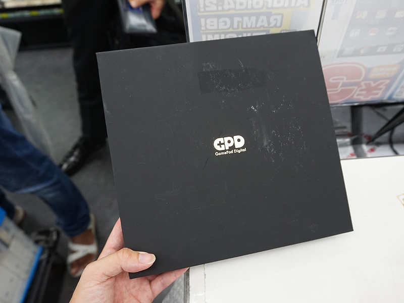 製品パッケージ