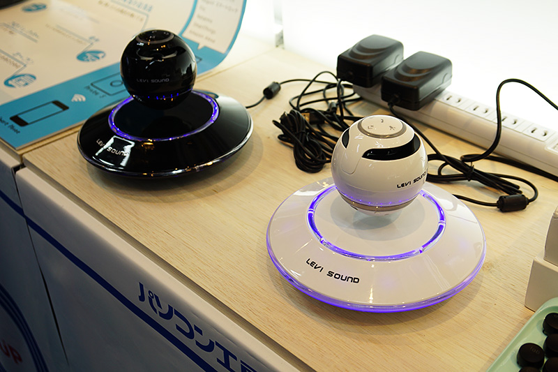 KEN LLP「LEVI SOUND」。スピーカー部分が浮遊するBluetoothスピーカー。