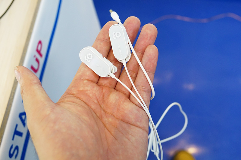 BoCo「earsopen」。再生周波数特性4Hz～40kHzの「ハイレゾ級」をうたう骨伝導イヤホン。