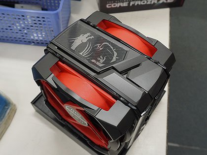 TDP250W対応のMSI製CPUクーラー「CORE FROZR XL」が発売、ファンの位置
